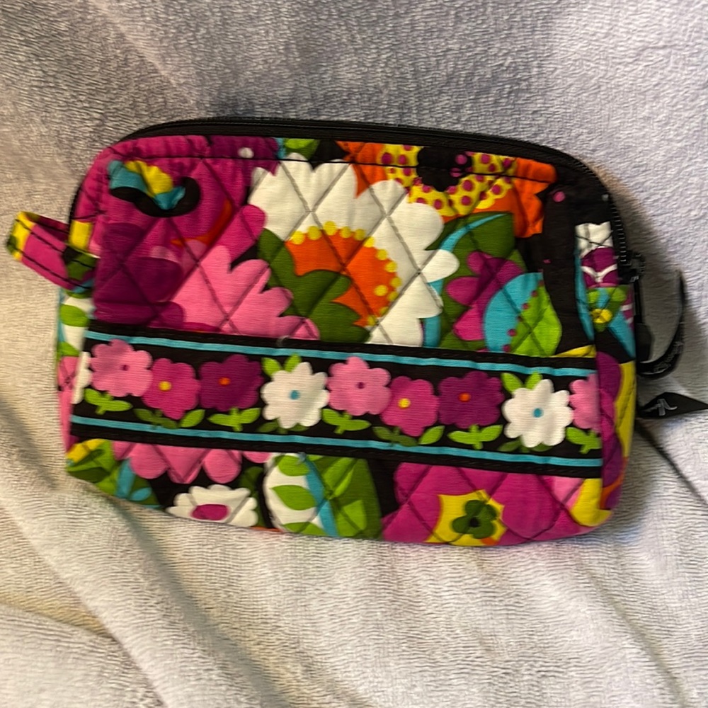 Vera Bradley RETIRED pattern/style cosmetic bag. NWOT
